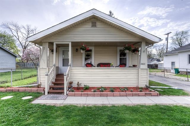 21423 Jefferson St (15).jpg