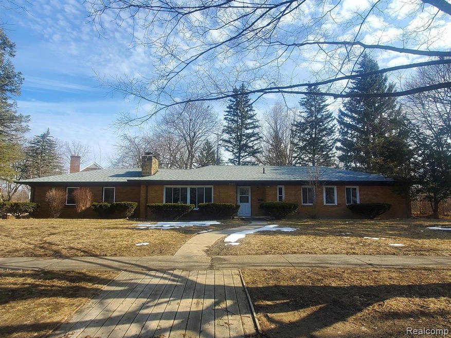 2101 Montclair Ave, Flint, MI 48503 - photo 1