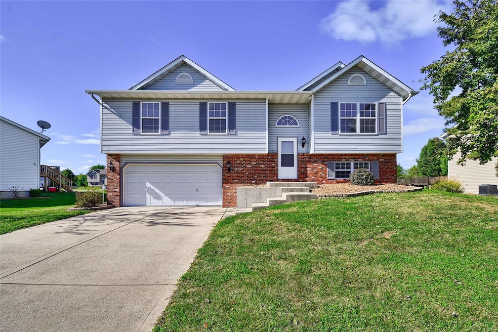 716 Copper Line Rd, Maryville, IL 62062 - photo 1