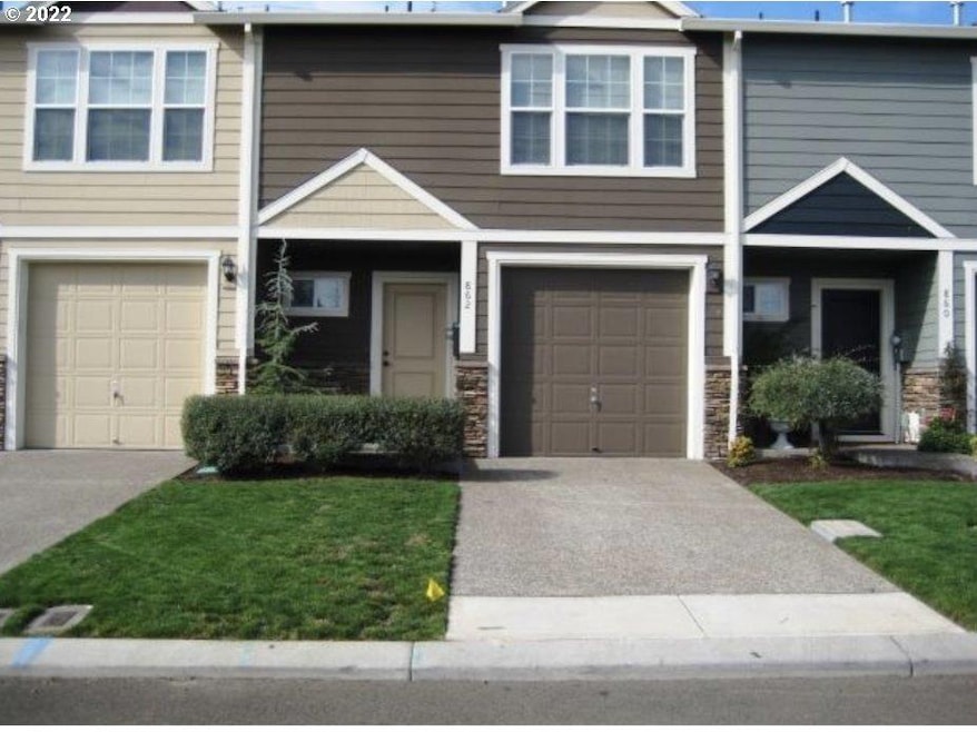 832 NW 3rd Ave, Canby, OR 97013 - photo 1