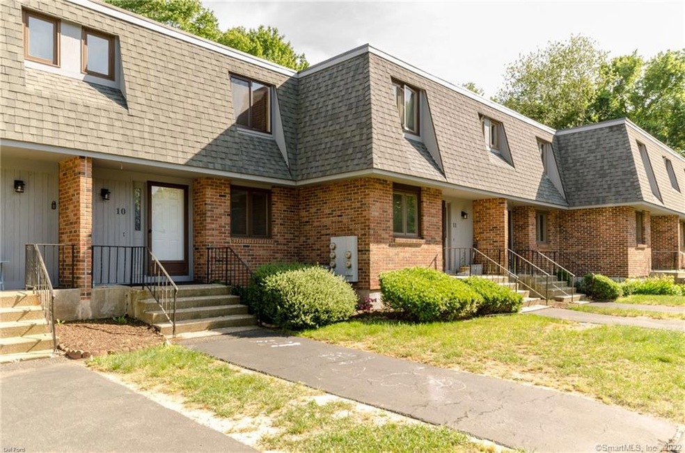 32 Upper Pattagansett Rd unit 10, East Lyme, CT 06333 - photo 1