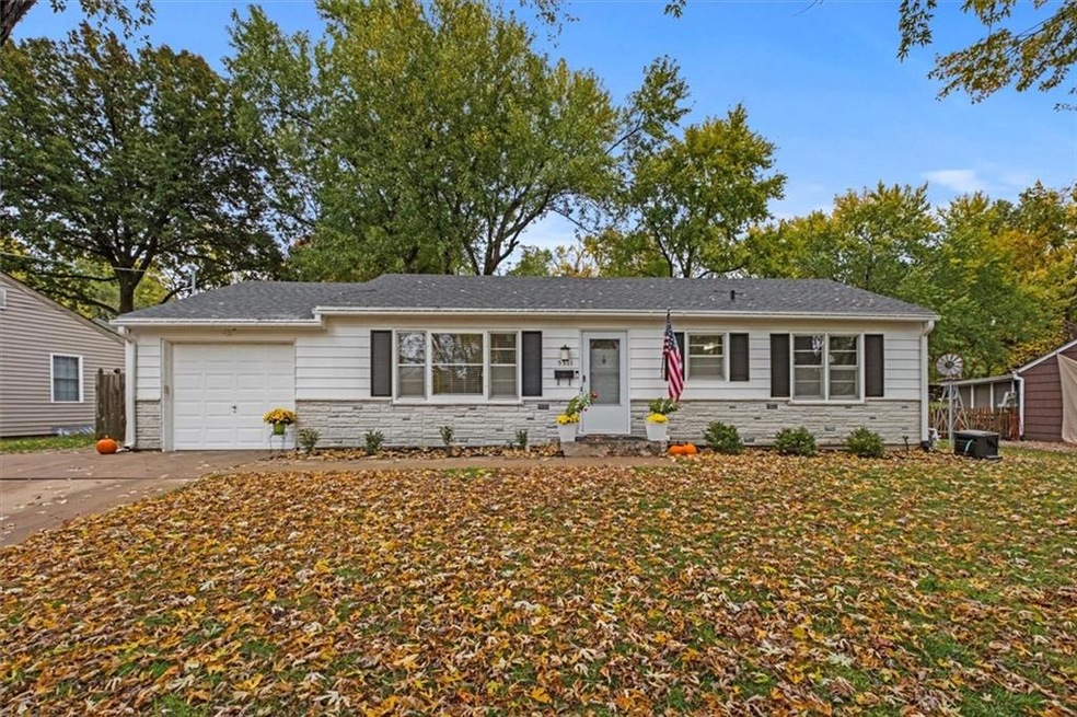 5511 Flint St, Shawnee, KS 66203 - photo 1