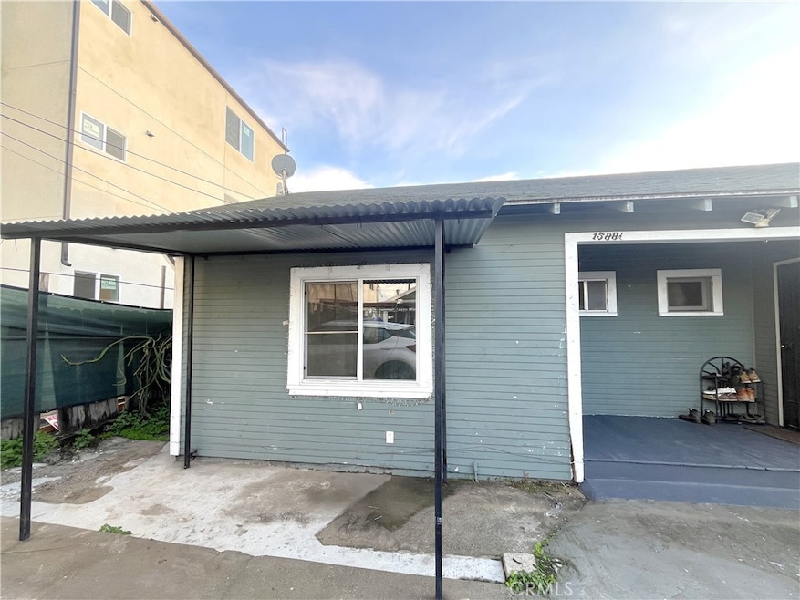 1588 W 37th St unit 1/2, Los Angeles, CA 90018 - photo 1
