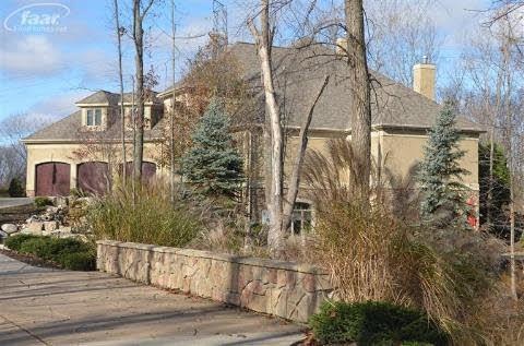 2749 Timber Lane Dr unit 14, Flushing, MI 48433 - photo 1