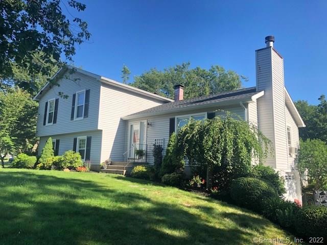 54 Broad View Dr, Wallingford, CT 06492 - photo 1