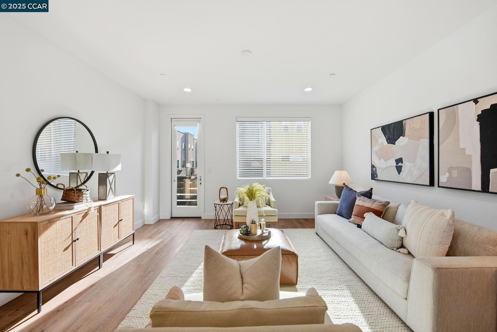 967 24th St, Oakland, CA 94607 - photo 1