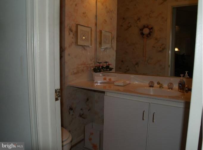 10936 Bloomingdale Dr, Rockville, MD 20852 - photo 1