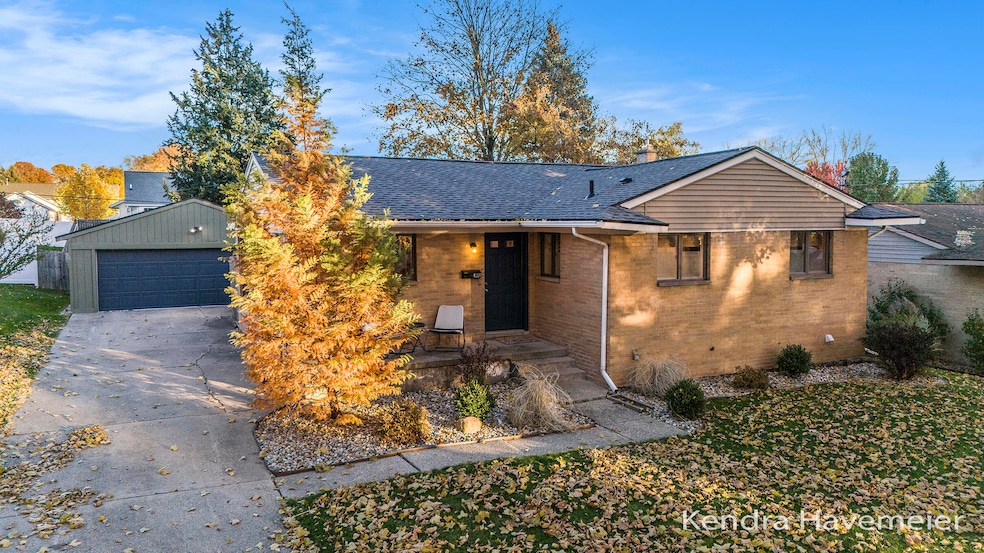 1666 Carlton Ave NE, Grand Rapids, MI 49505 - photo 1