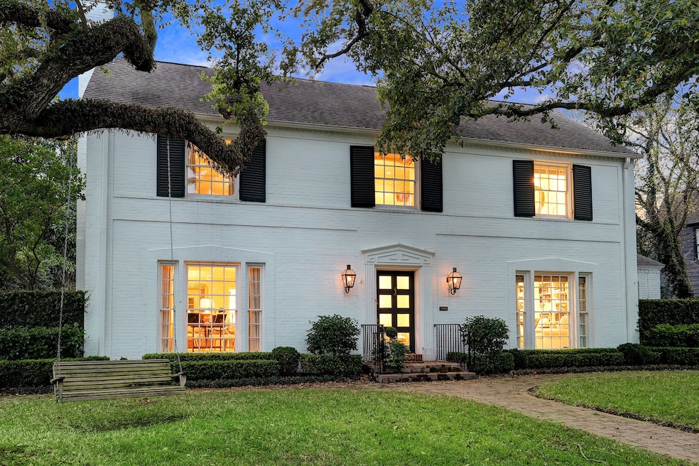 2193 Troon Rd, Houston, TX 77019 - photo 1