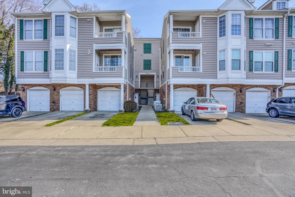502 Mathias Hammond Way unit 204, Annapolis, MD 21401 - photo 1