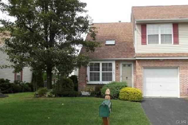 2747 Victoria Ln, Easton, PA 18045 - photo 1