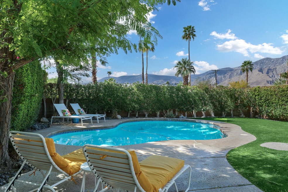 2110 Desert Palms Palm Springs-large-034
