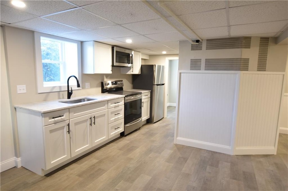 202 Bayview Ave unit A, Bristol, RI 02809 - photo 1