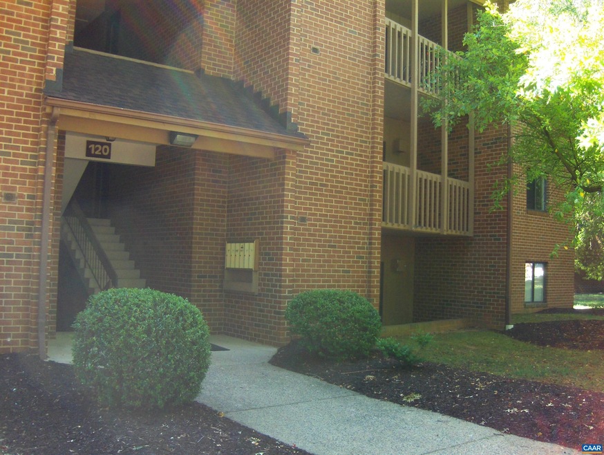 120 Turtle Creek Rd unit 4, Charlottesville, VA 22901 - photo 1