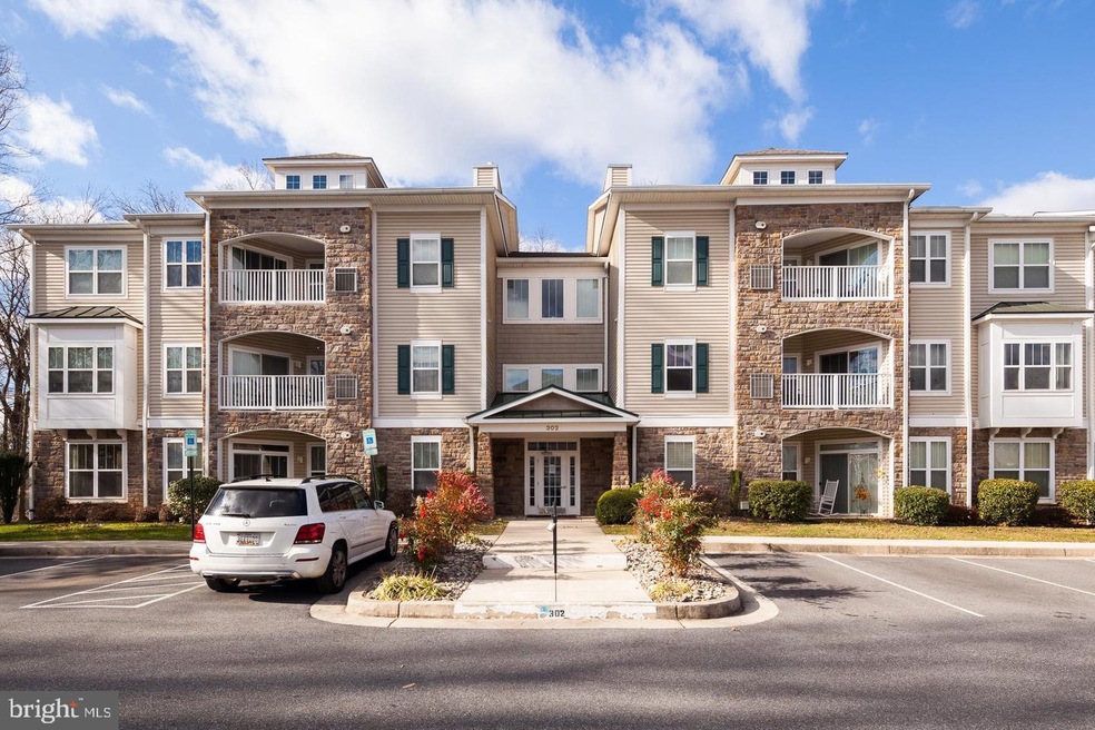 302 Wyndham Cir unit B, Owings Mills, MD 21117 - photo 1