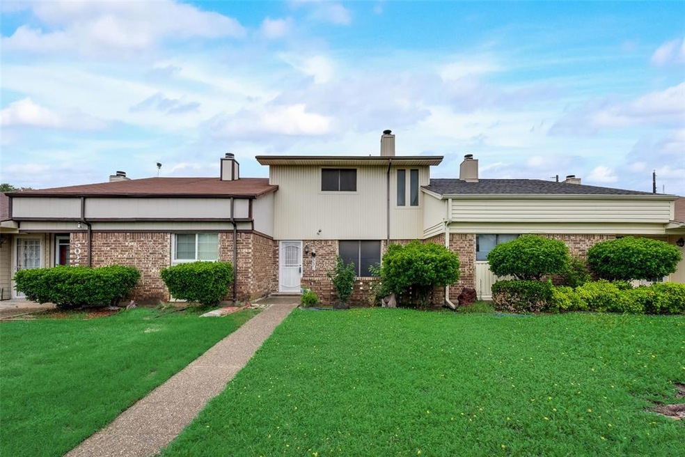 5027 Maryanna Way, North Richland Hills, TX 76180 - photo 1