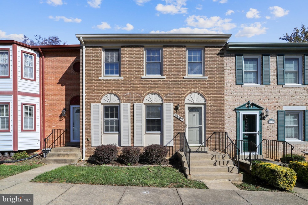 9527 Saluda Ct, Lorton, VA 22079 - photo 1