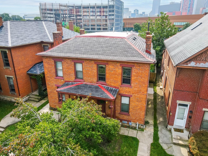 47 E Russell St-12
