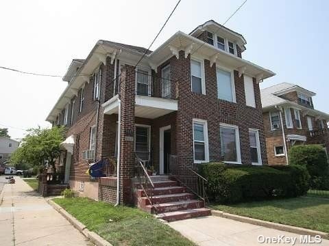 1117 Doughty Blvd, Lawrence, NY 11559 - photo 1