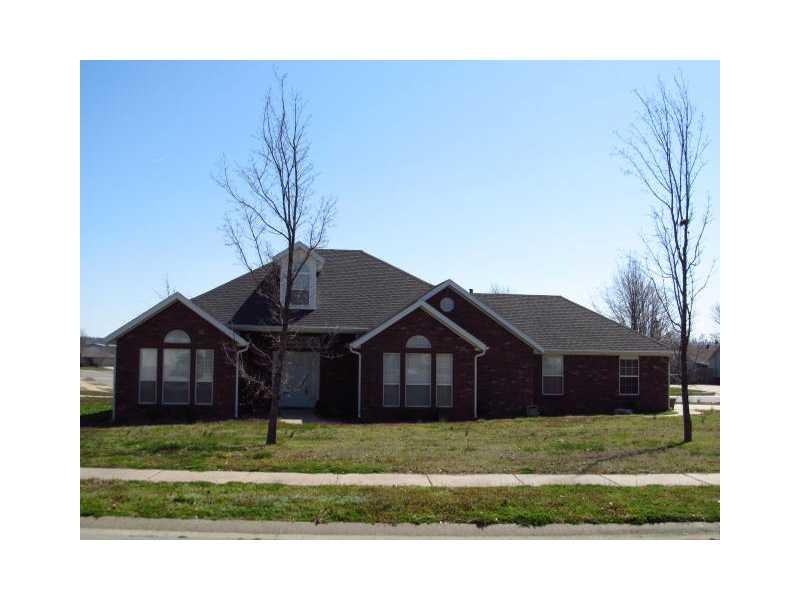103 Cypress St, Prairie Grove, AR 72753 - photo 1