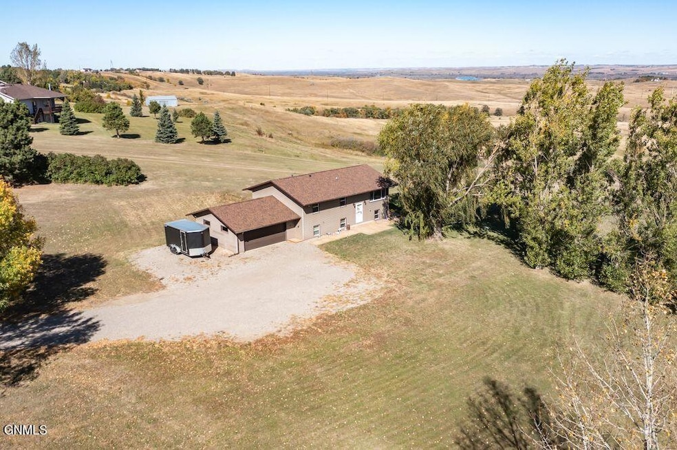 4300 Old Red Trail, Mandan, ND 58554 - photo 1