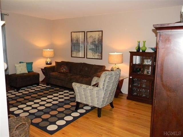 McCorkle Cooperative Apartments unit 3T, Bronxville, NY 10708 - photo 1