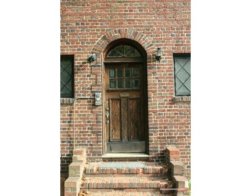 147 Bishop Allen Dr unit 1, Cambridge, MA 02139 - photo 1