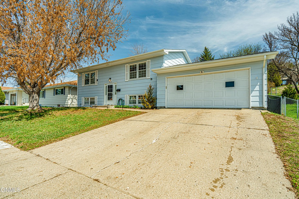 1419 23rd Street, Bismarck, ND 58501