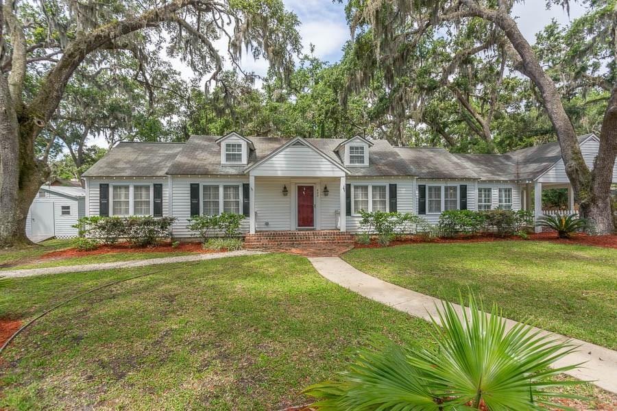400 Magnolia Ave, Saint Simons Island, GA 31522 - photo 1