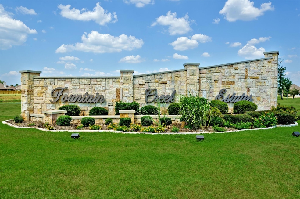 1055 Alexis Dr, Pottsboro, TX 75076 - photo 1