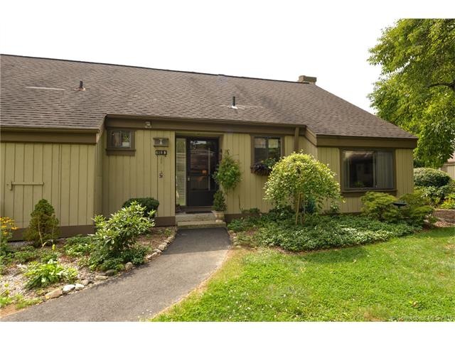 819 Hilltop Rd E unit 819-B, Southbury, CT 06488 - photo 1