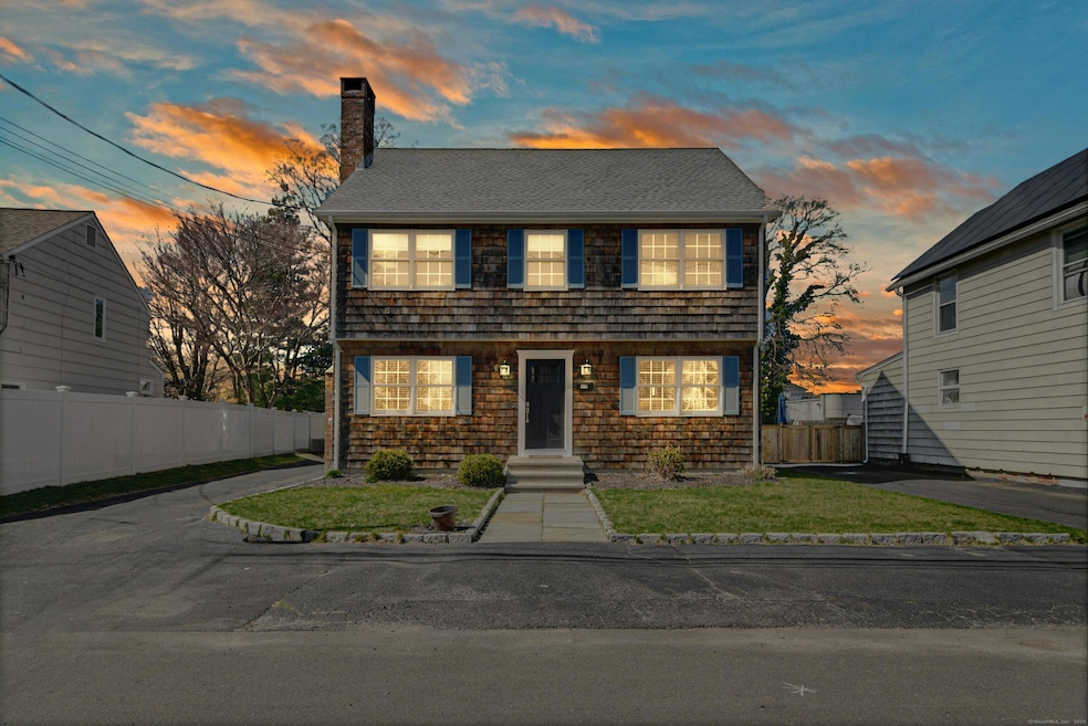 60 Fairfield Place, Fairfield, CT 06824 - photo 1