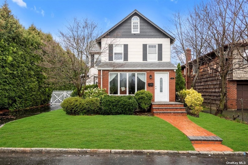 Sold $875,000 • Co-Listing Agent
