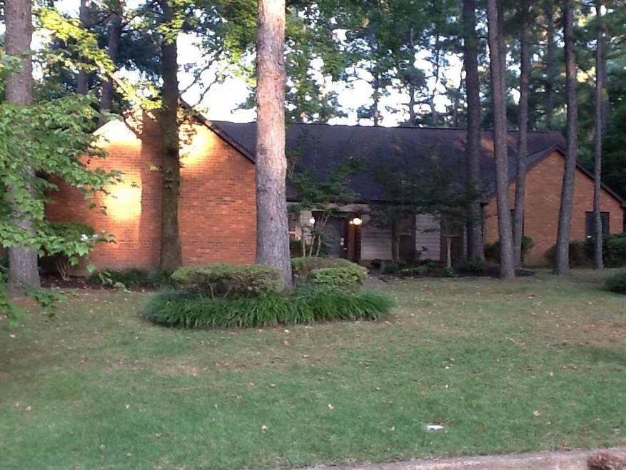 Spacious lot, professionally landscaped, located i