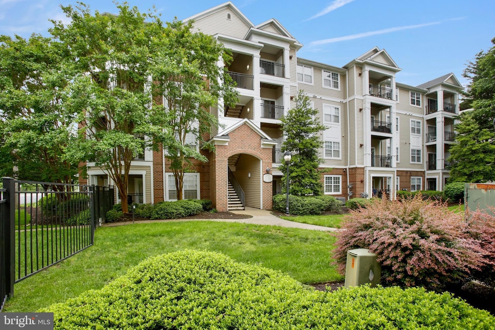 Bryson At Woodland Park unit 203, Herndon, VA 20171 - photo 1