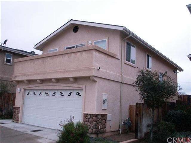 Front of home, nice rock details to low maintenanc