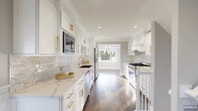 43 6th St, Cresskill, NJ 07626 - photo 1