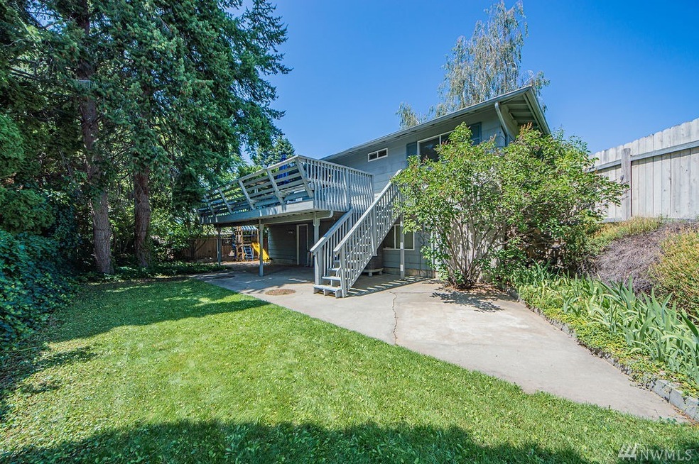 1810 8th St NE, East Wenatchee, WA 98802 - photo 1