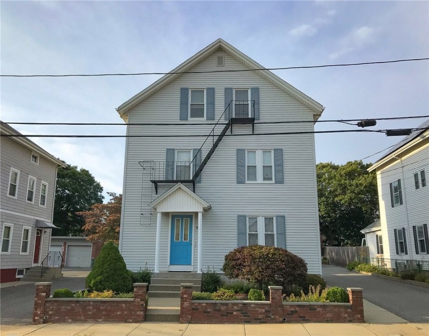 14 Chambers St, Cumberland, RI 02864 - photo 1