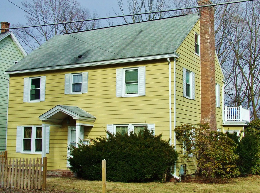 422 N 5th St, Stroudsburg, PA 18360 - photo 1