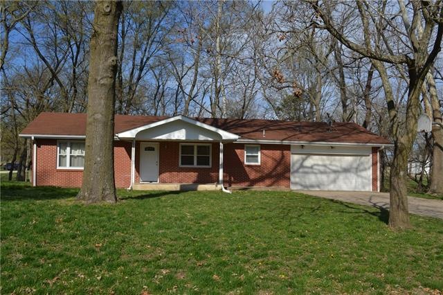 123 Shawnee St, Topeka, KS 66615 - photo 1