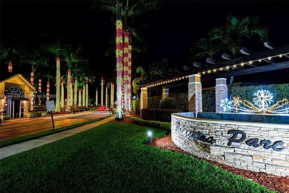 241 W Forest Oak Cir, Davie, FL 33325 - photo 1