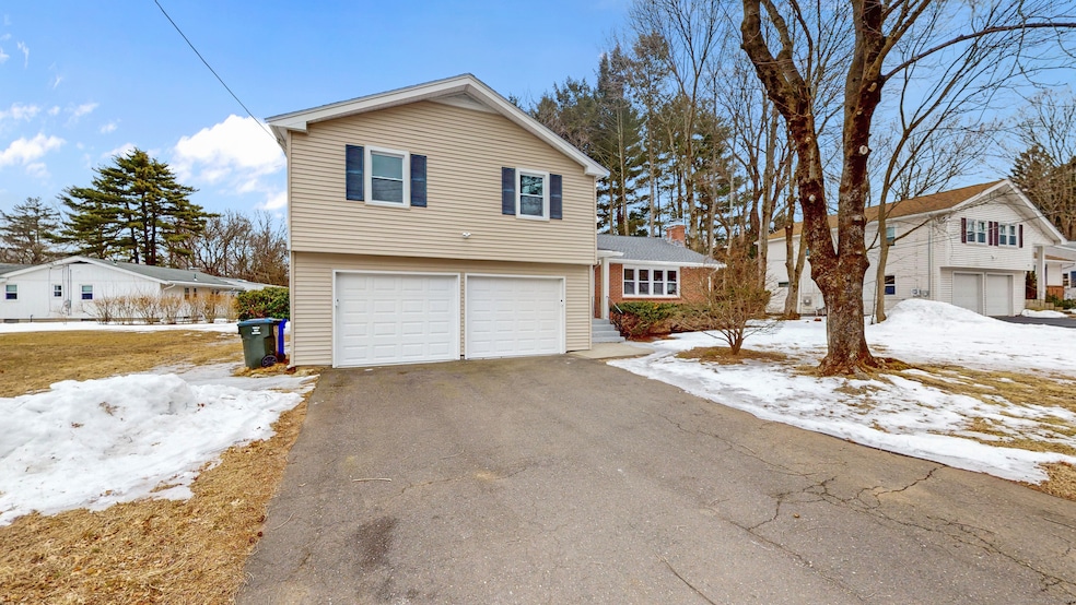 117 W Ridge Dr, West Hartford, CT 06117 - photo 1