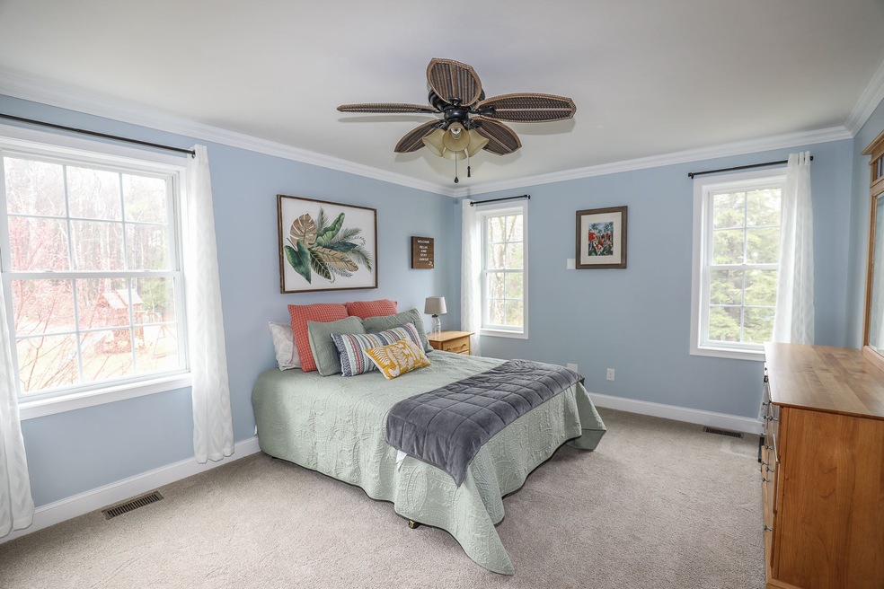 47 Fieldstone Dr, Goffstown, NH 03045 - photo 1