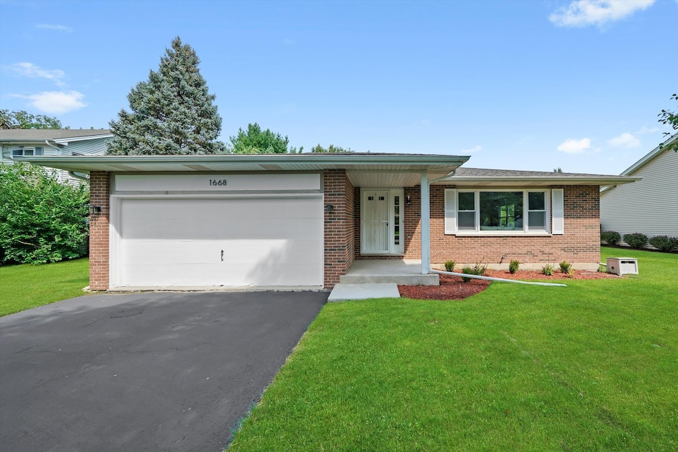 Pending $439,900 • Co-Listing Agent