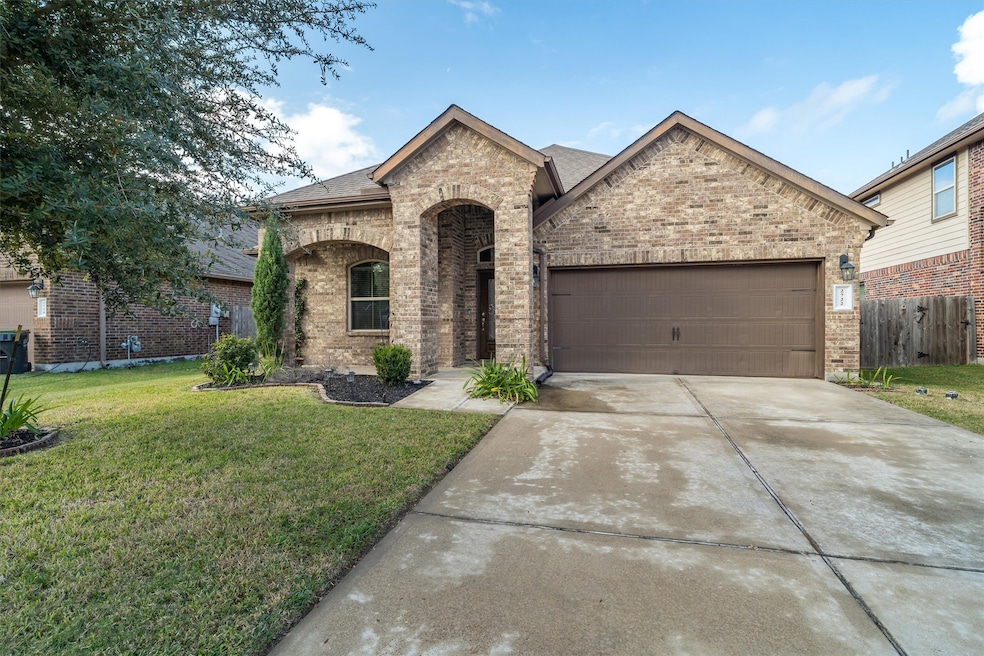 2722 Kaman Ln, Pearland, TX 77581 - photo 1