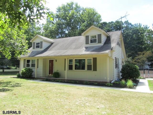 1311 NE Lakeshore Dr, Millville, NJ 08332 - photo 1