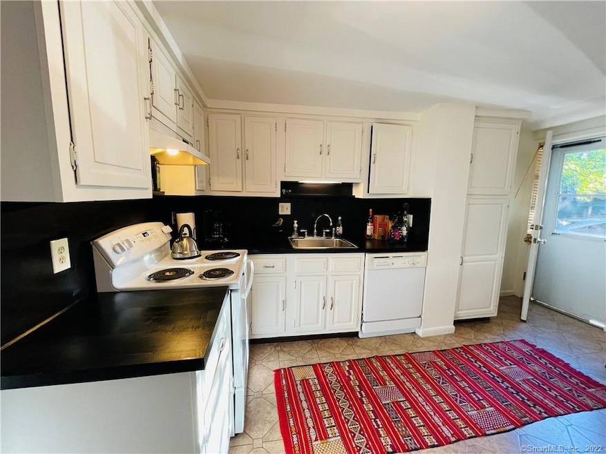 64 Forest St, New Canaan, CT 06840 - photo 1