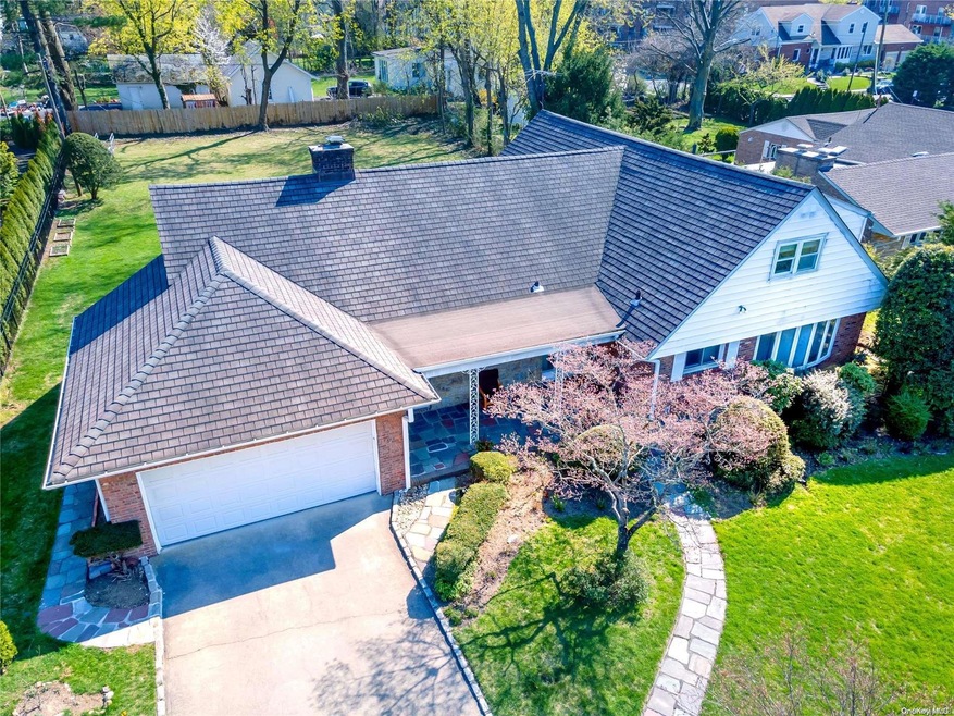 Sold $1,780,000 • Co-Listing Agent