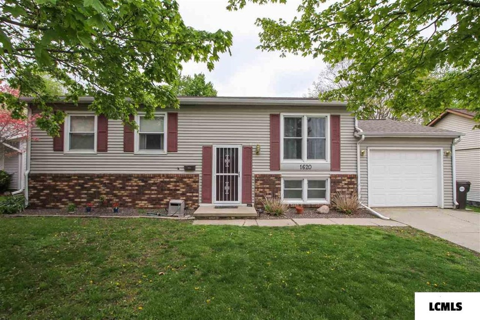 1620 Pulaski St, Lincoln, IL 62656 - photo 1